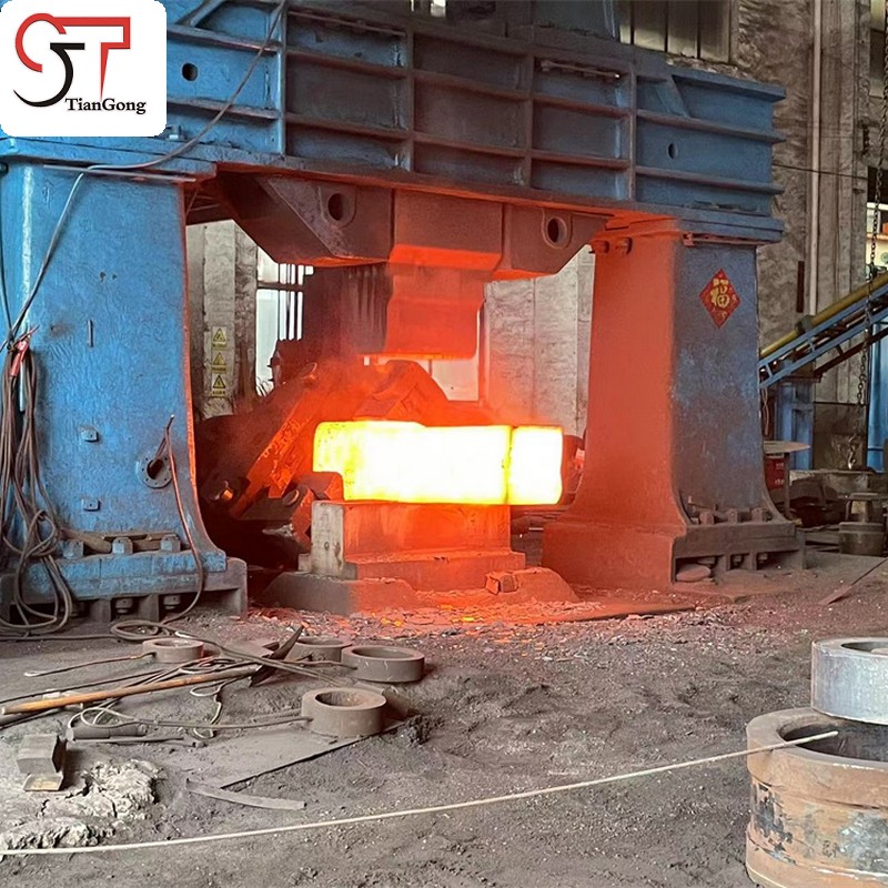 鍛造 vs. 鑄造：風電、港機與工業(yè)齒輪箱等大型部件為何優(yōu)選鍛件？
